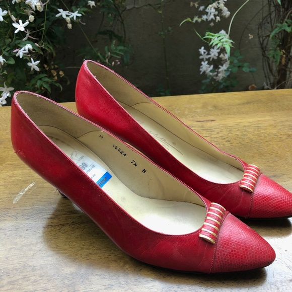 Vintage Red Kitten Heels Pointed Toes - Picture 1 of 6